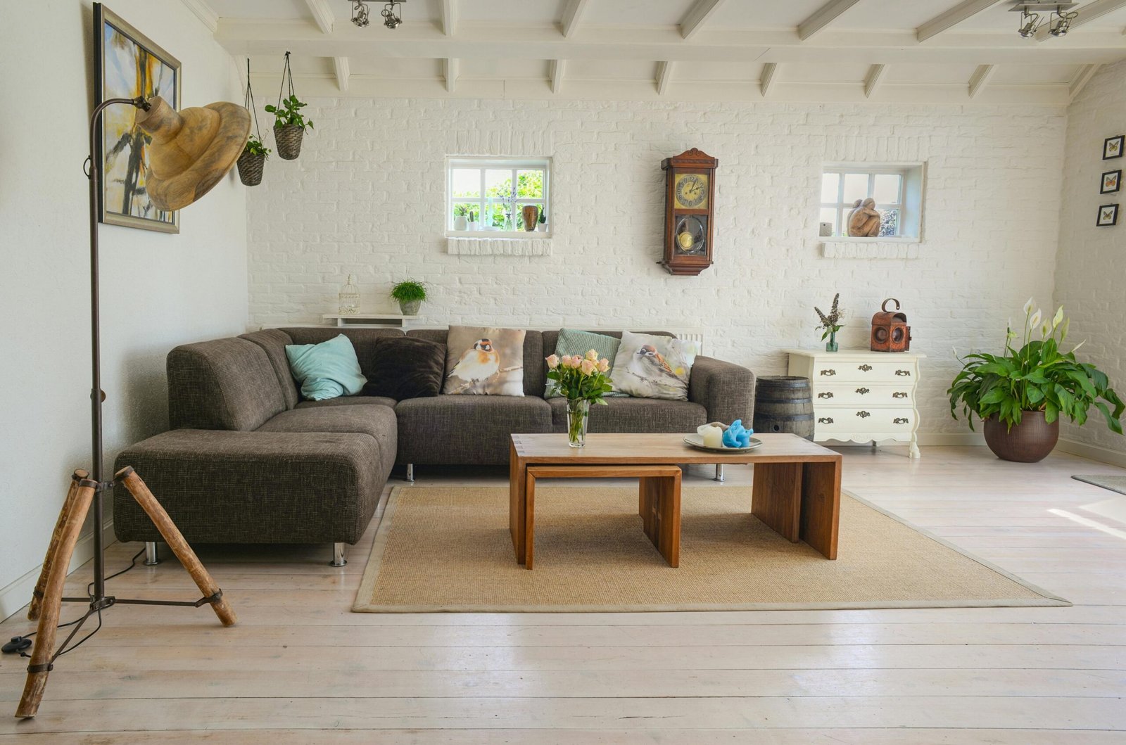 Minimalist living room 